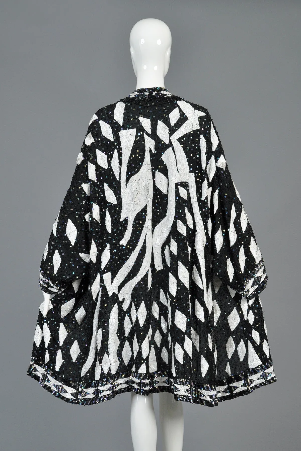 Black   White Graphic Sequined Kimono Jacket