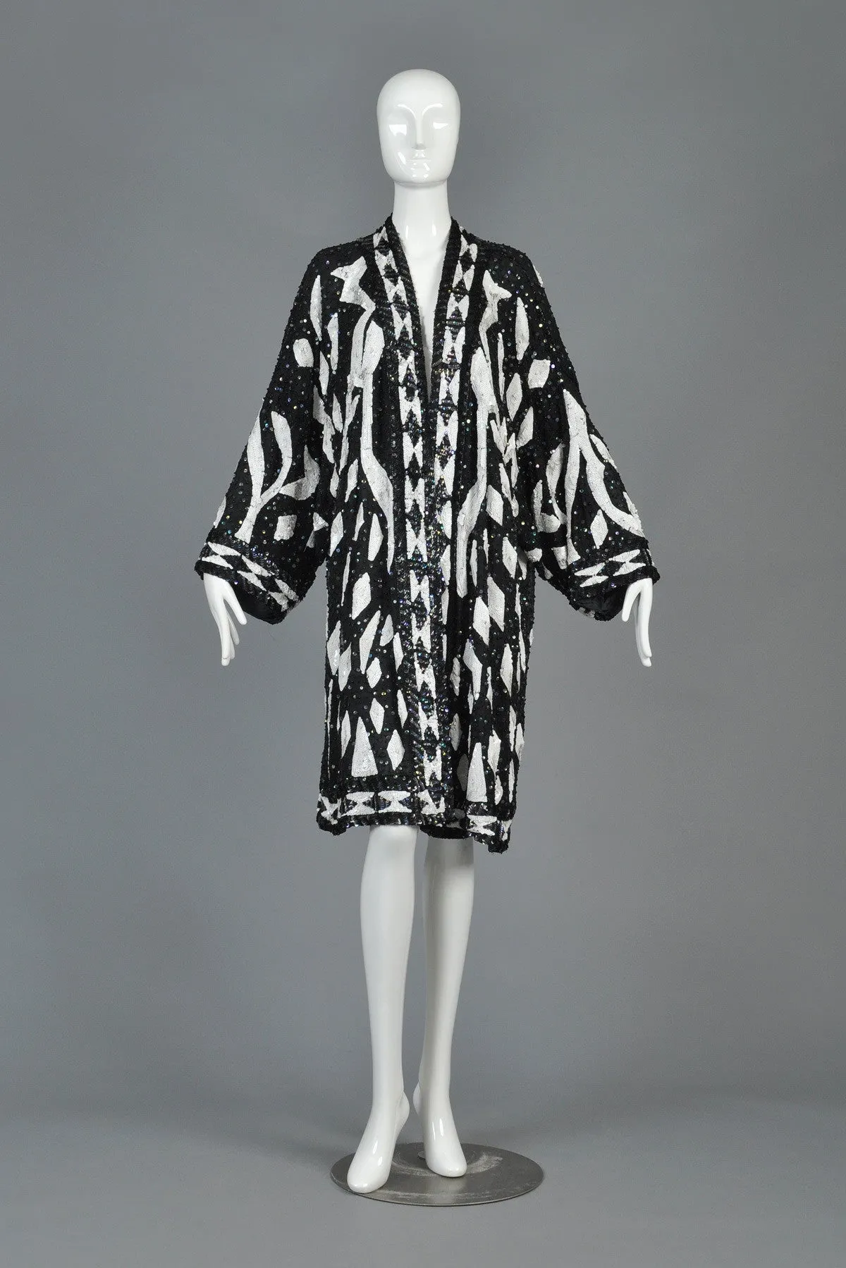 Black   White Graphic Sequined Kimono Jacket
