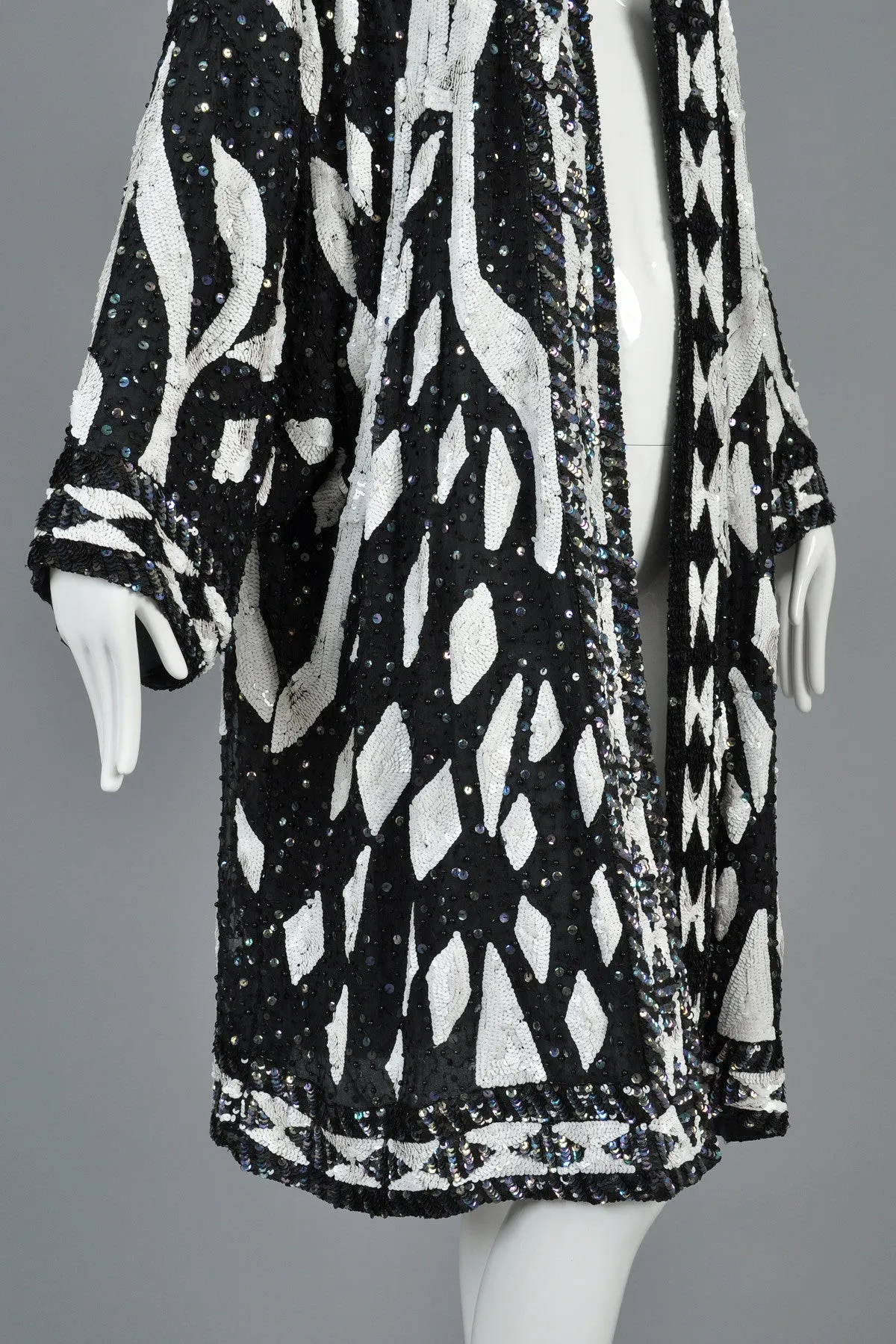 Black   White Graphic Sequined Kimono Jacket