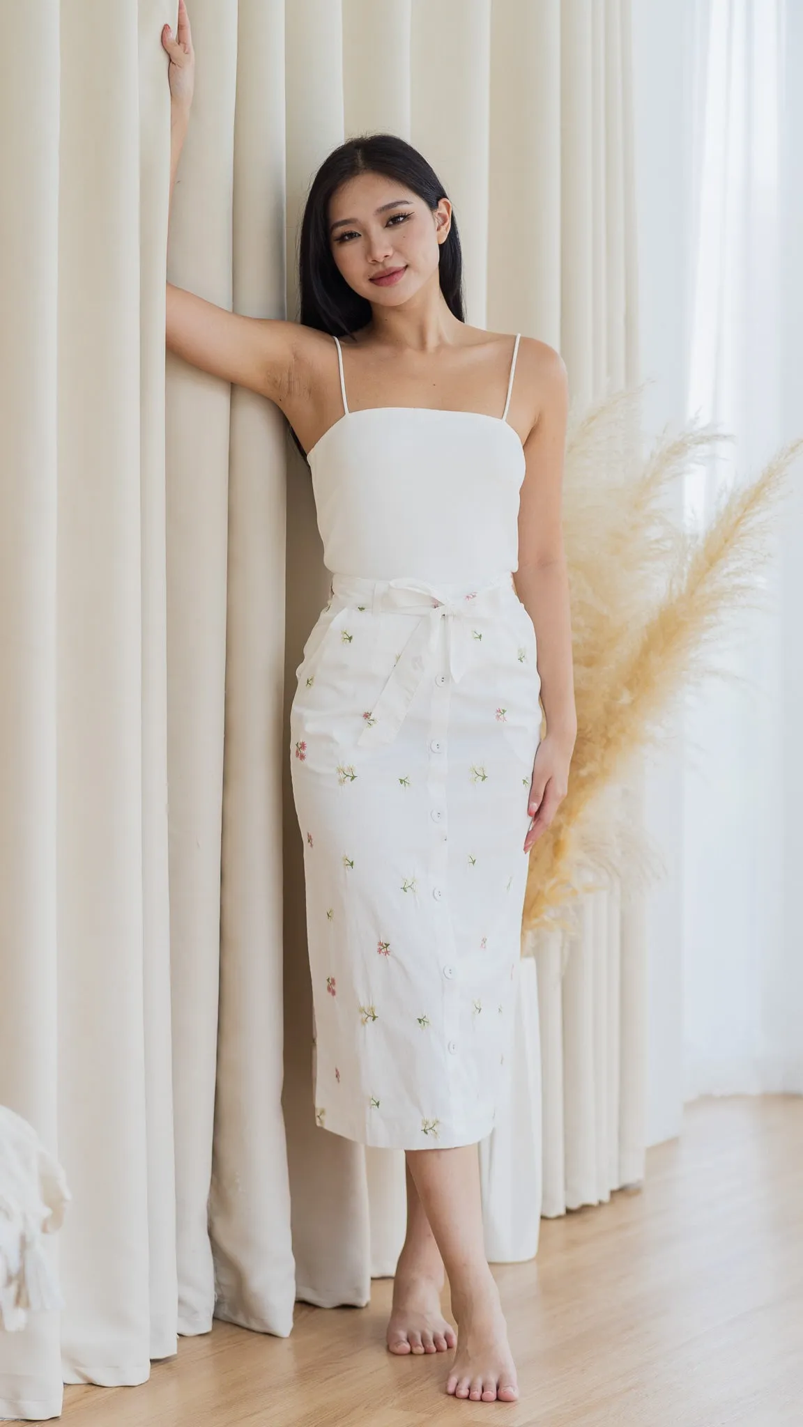 Blume Embroidery Midi Skirt in White