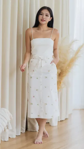 Blume Embroidery Midi Skirt in White