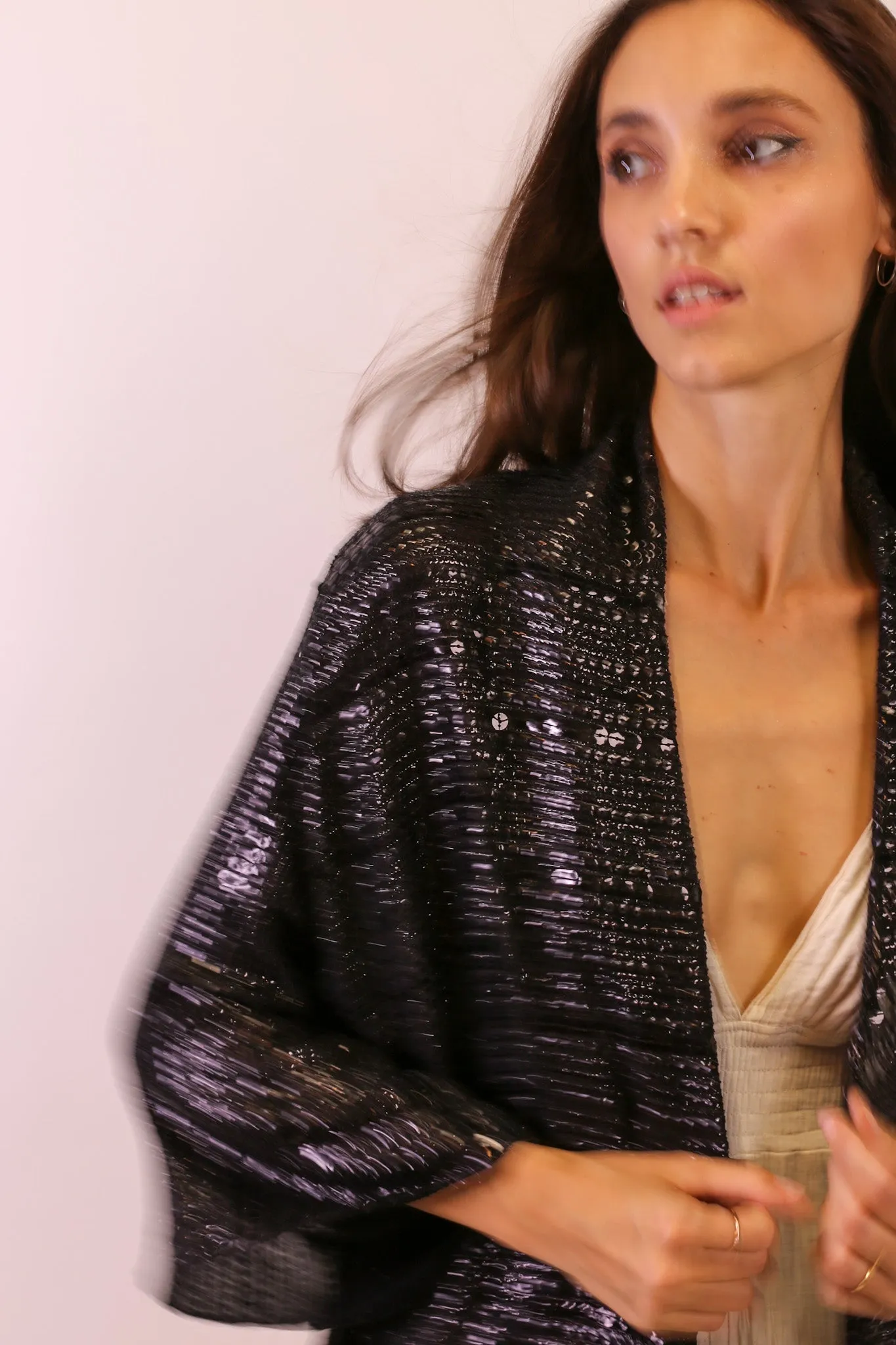SEQUIN EMBROIDERED SHORT KIMONO MIDI