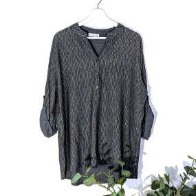 Subtle golden dot fabric half button down shirt (M)