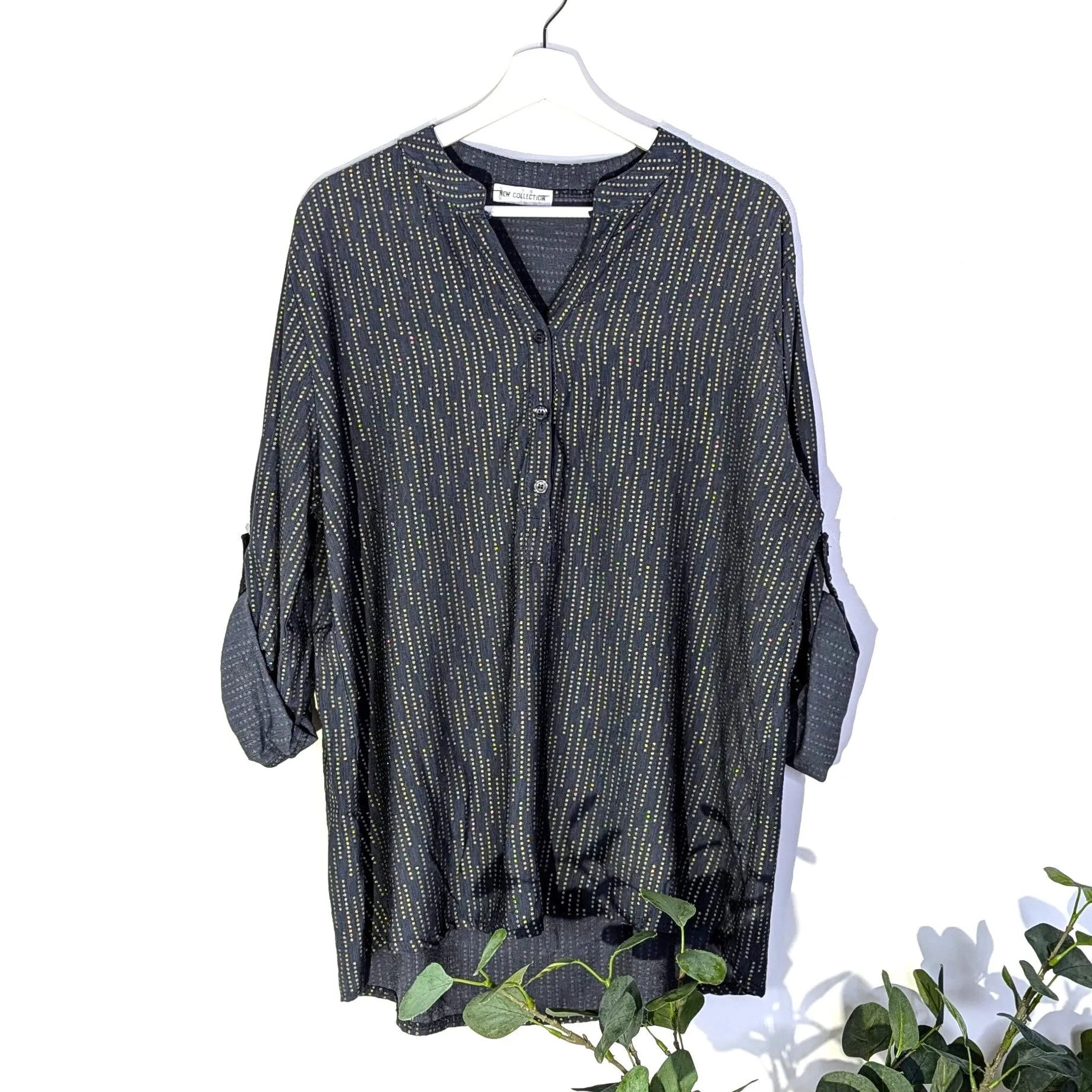 Subtle golden dot fabric half button down shirt (M)