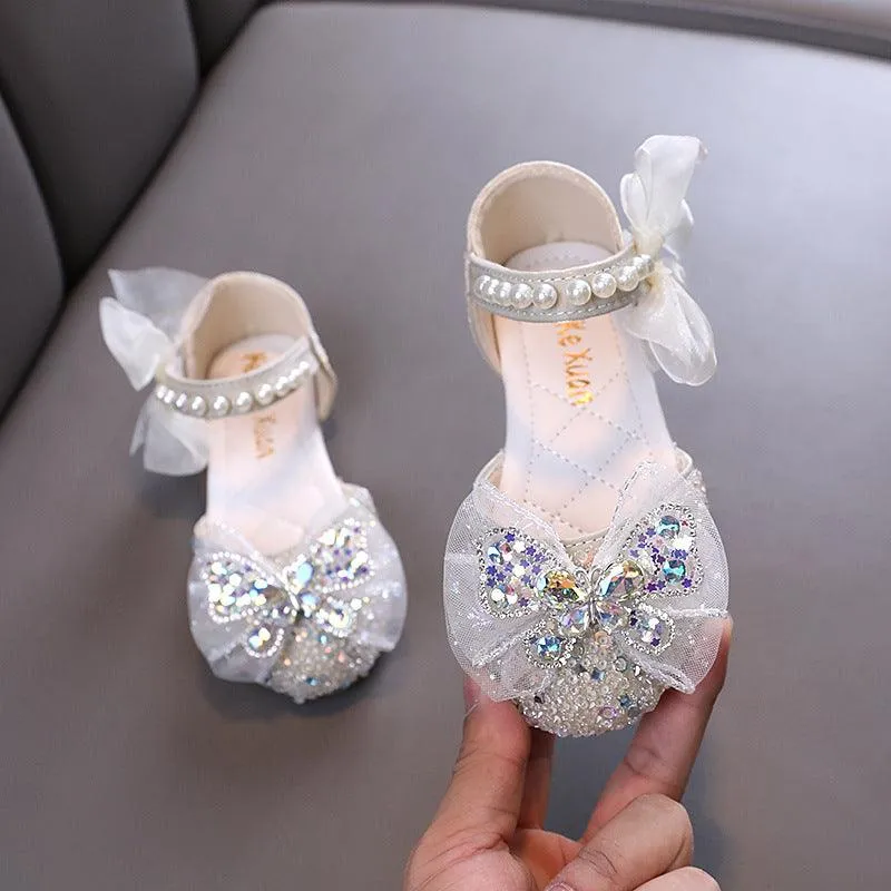 Versatile Princess Shoes for Every Occasion Sweet Bow and Pearl Design for an Elegant Look Shiny Shoes Designed for Little Princesses