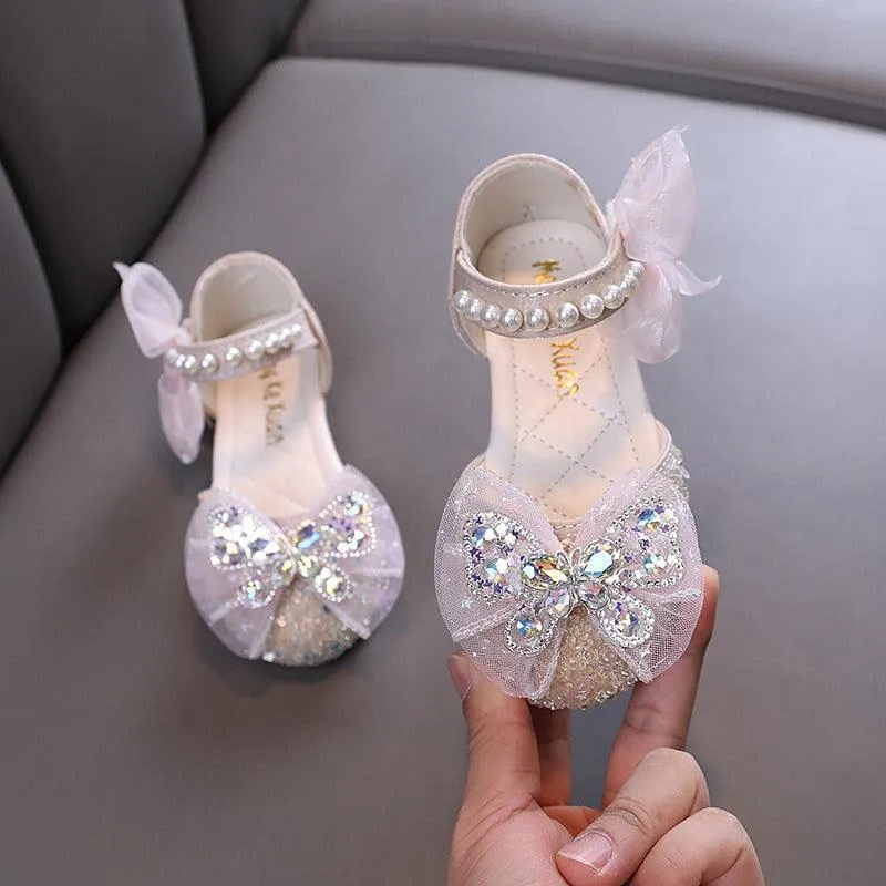 Versatile Princess Shoes for Every Occasion Sweet Bow and Pearl Design for an Elegant Look Shiny Shoes Designed for Little Princesses