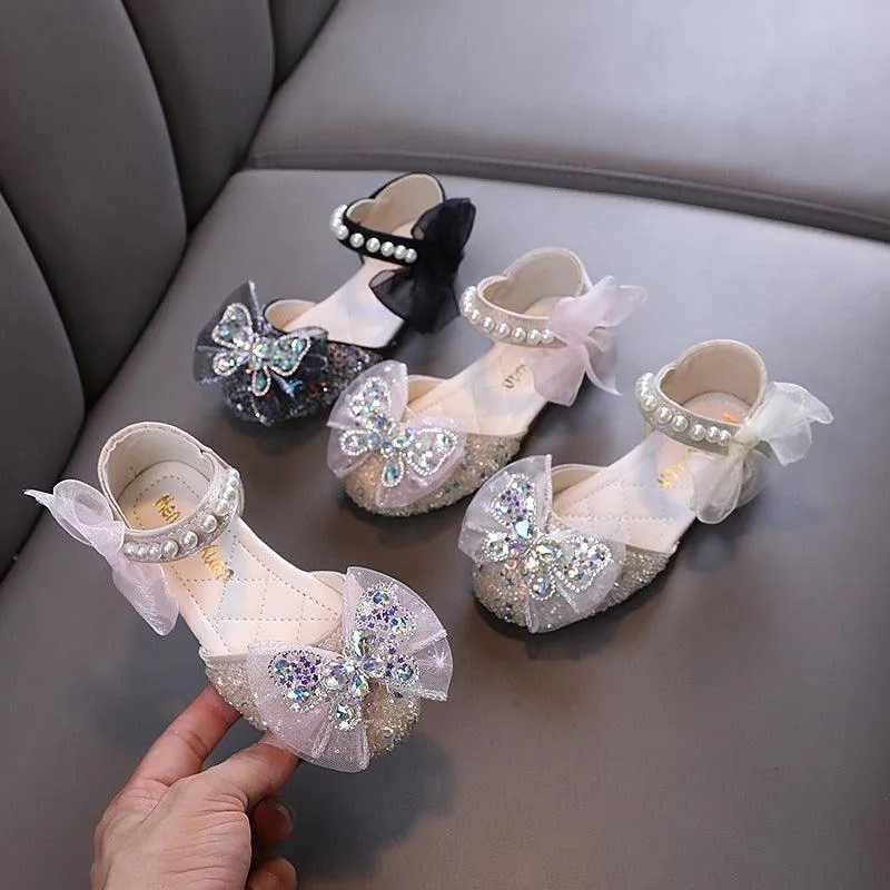 Versatile Princess Shoes for Every Occasion Sweet Bow and Pearl Design for an Elegant Look Shiny Shoes Designed for Little Princesses