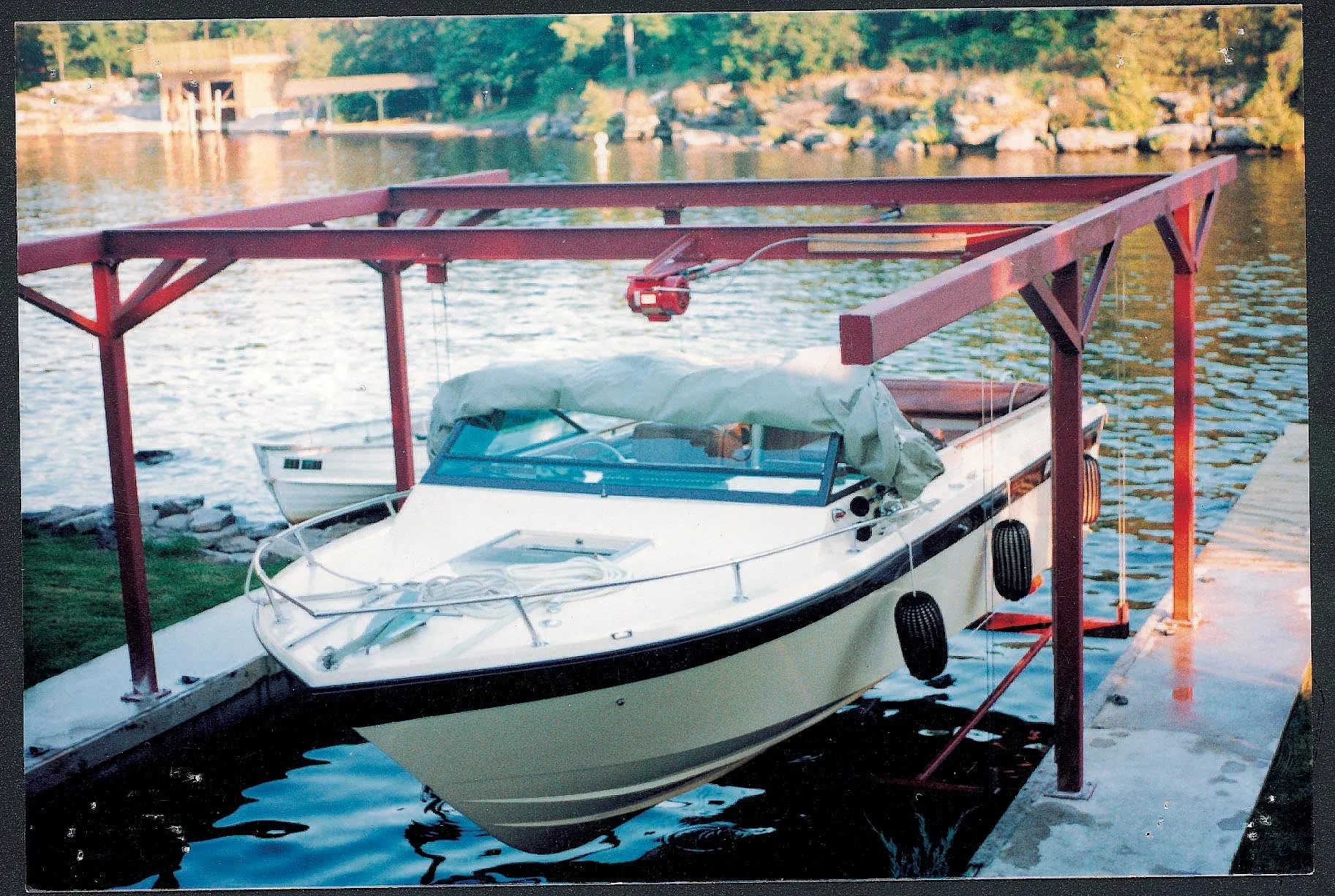 Wet Slip Boat Lifts AS3500